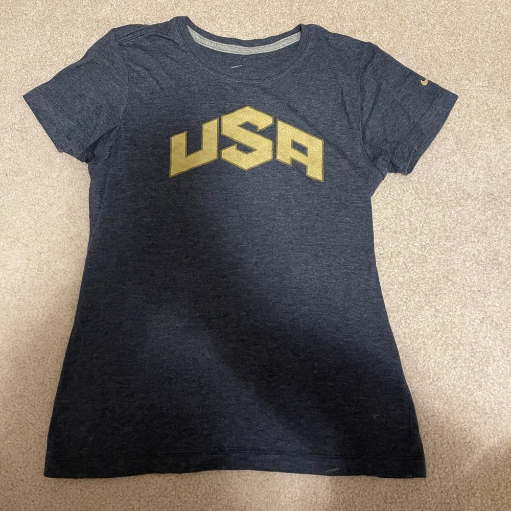 USA Nike top